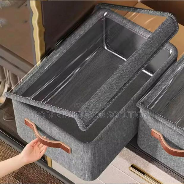 Collopasible Fabric to Organizer With a Cover