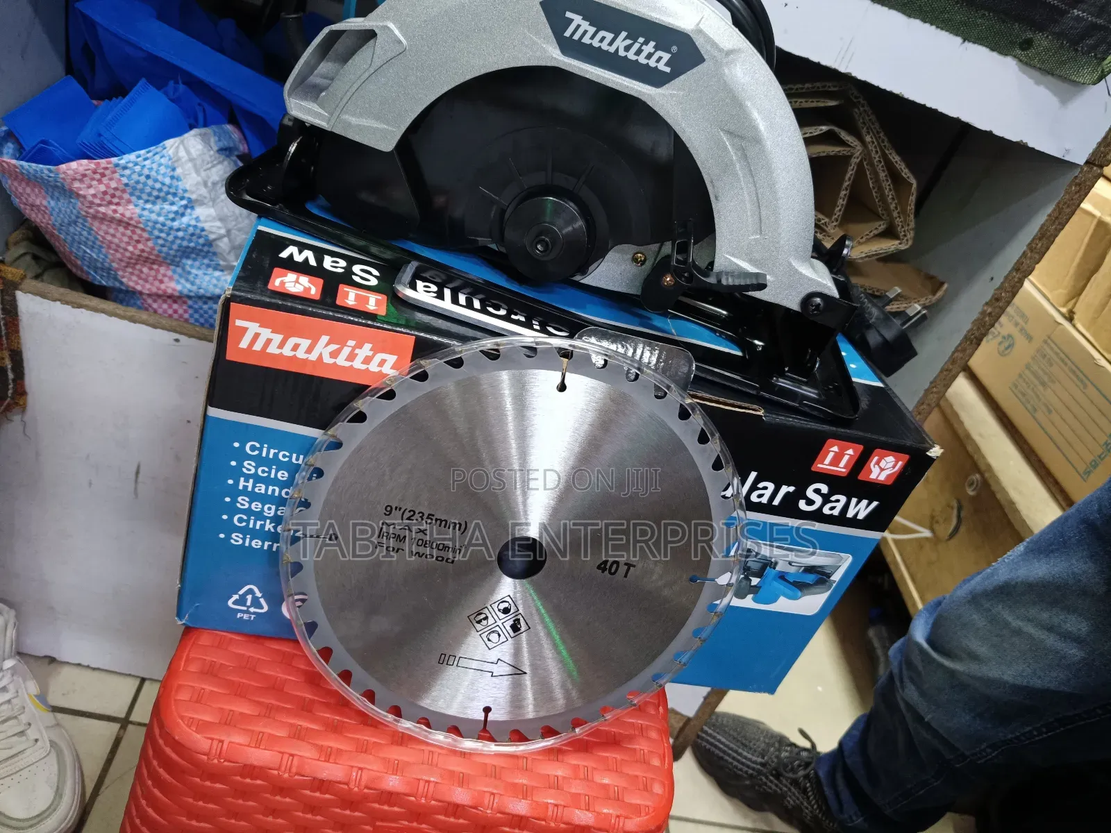 Makita Circular Saw 19"