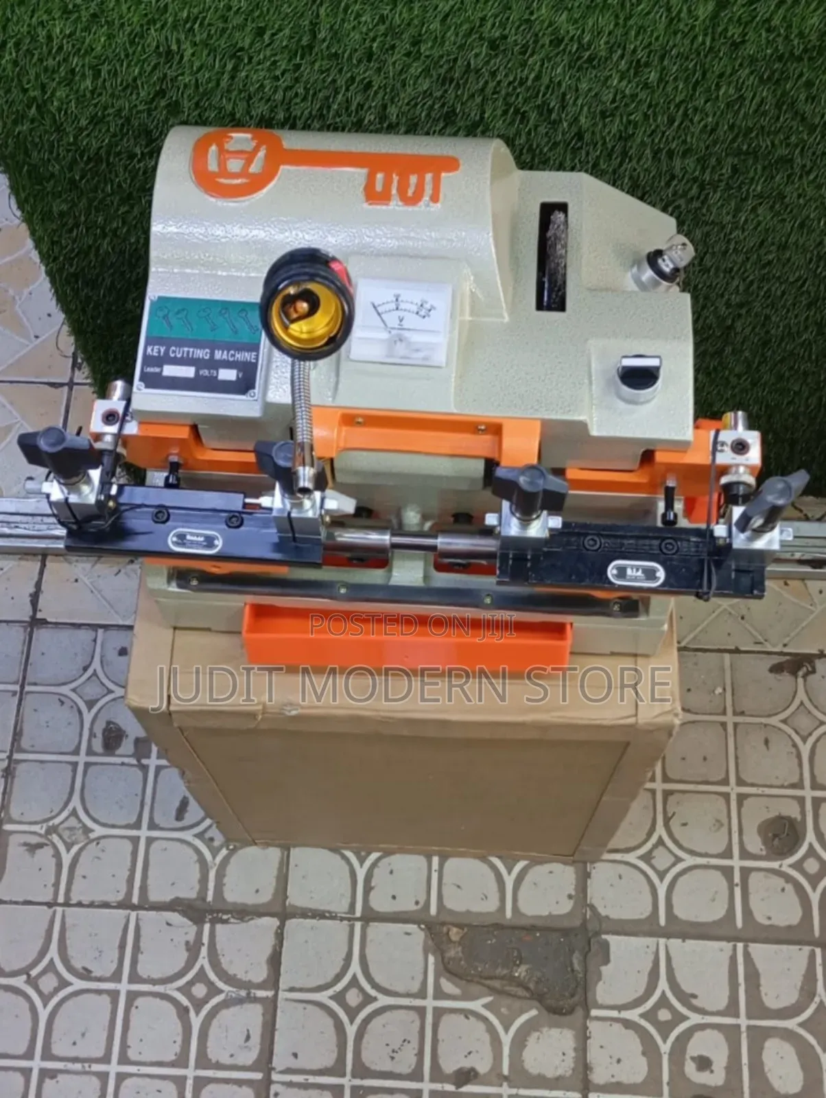 Commercial Key Cutting Machine