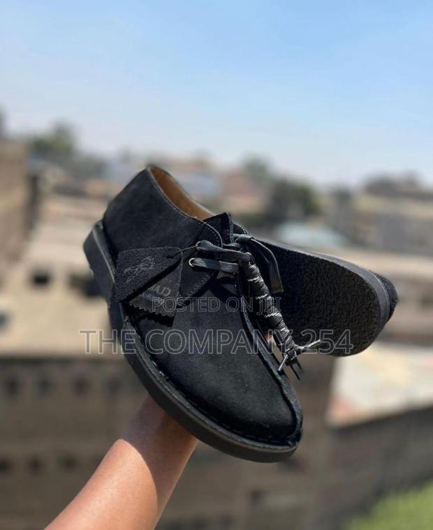Original Leather Casual Lowcut Clarks Bank Robber Sneaker
