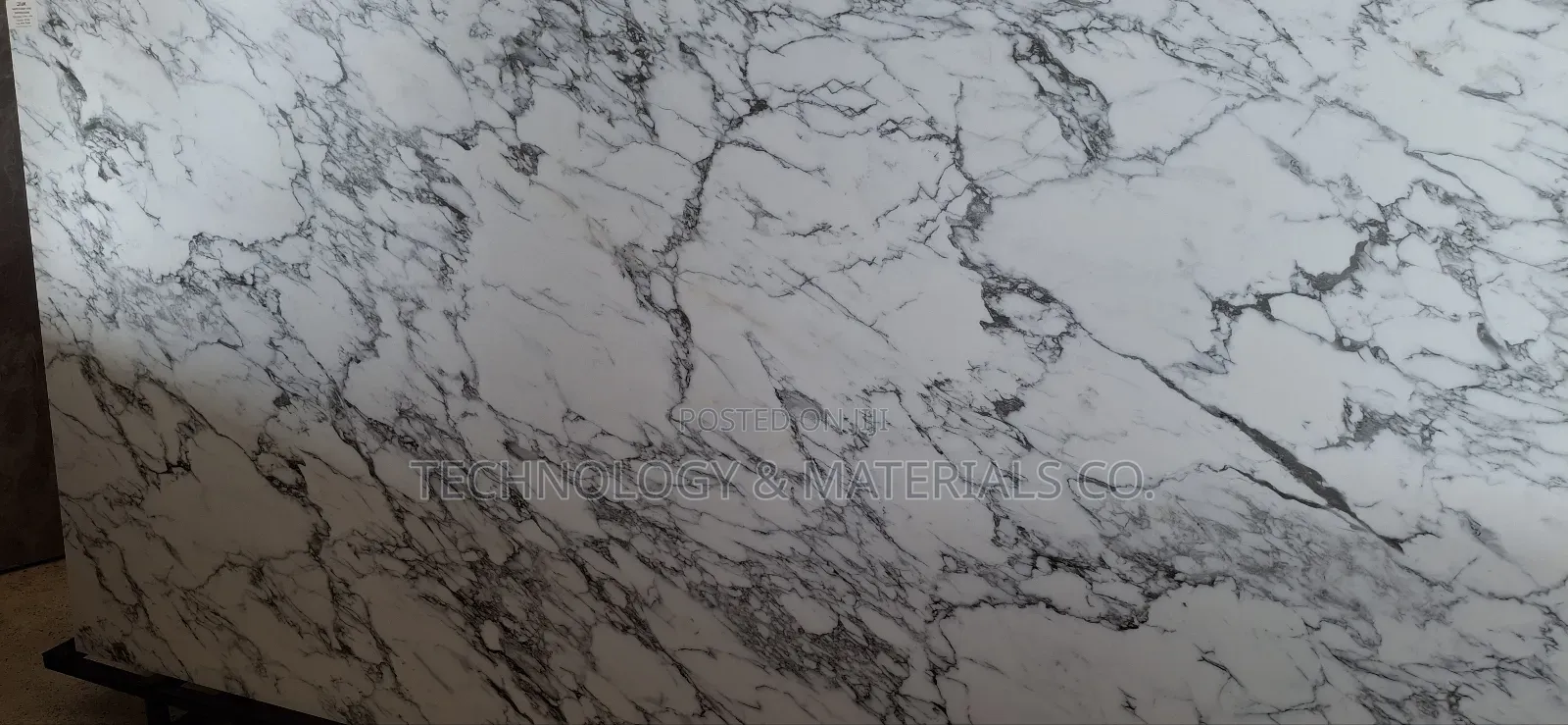 White Cloudy Veins Countertop Island 3.2*1.6m