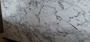 White Cloudy Veins Countertop Island 3.2*1.6m