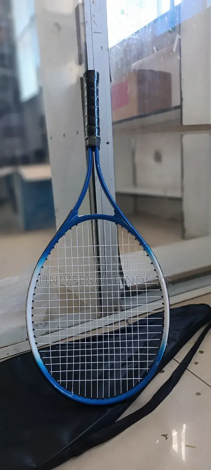 Tennis Racket Comes With a Bag
