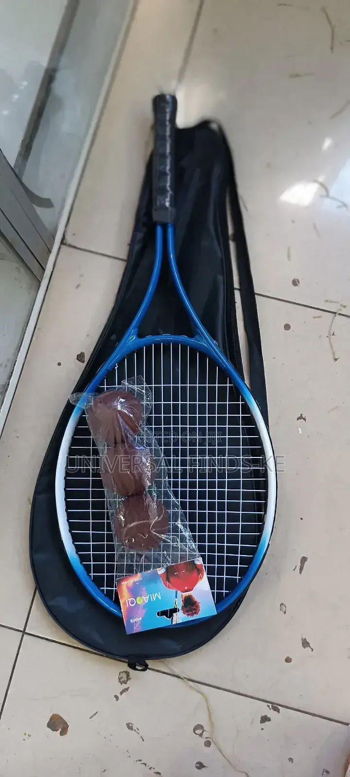 Tennis Racket With 3pcs Brown Balls