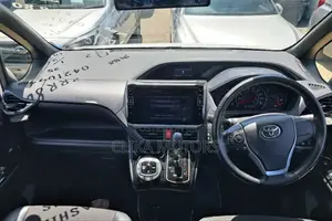 Toyota Noah 2018 White