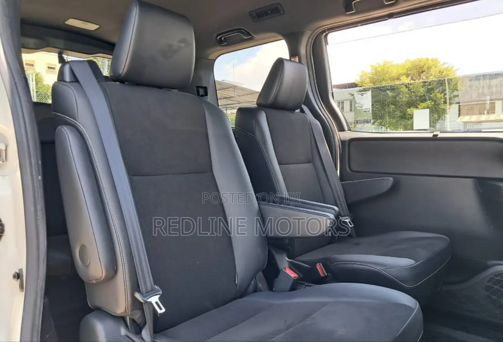 Toyota Noah 2018 White