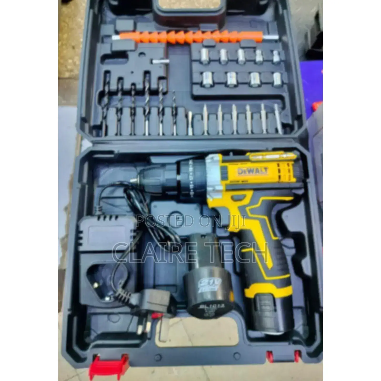 Dewalt 21v Cordless Electric Drill With 2 Battery Bits