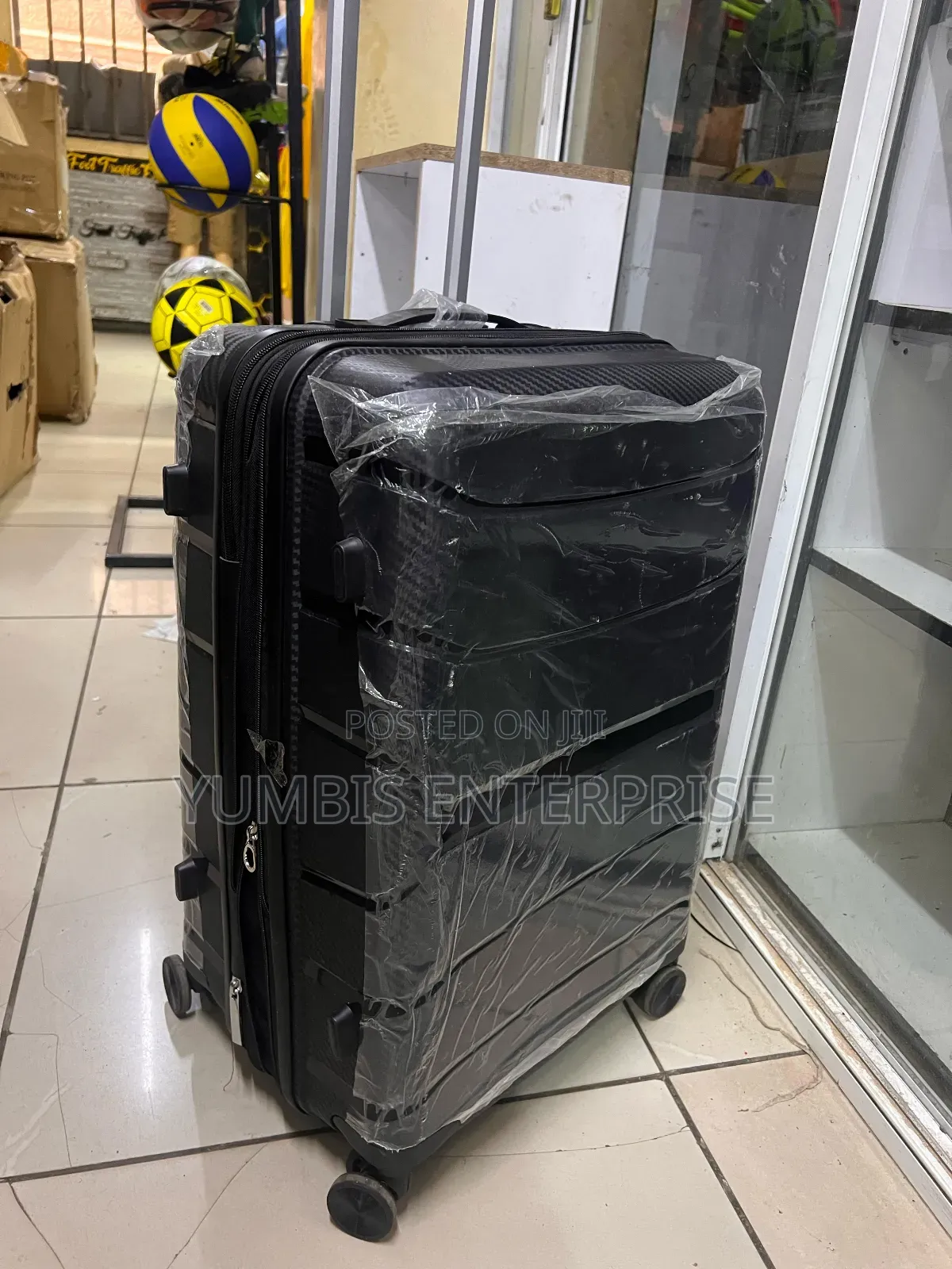 Black Medium -4000 Height 66cm Rubber "Suitcase