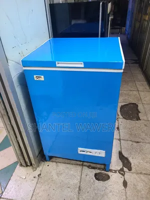 Small Chest Freezer ( Deep Freezer)