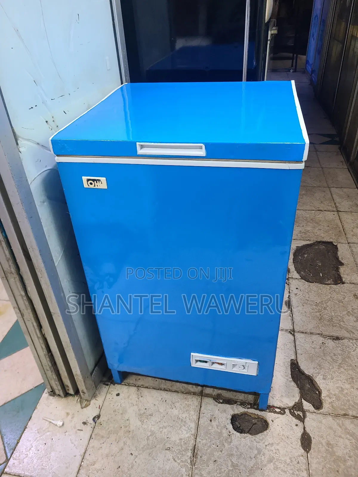 Small Chest Freezer ( Deep Freezer)