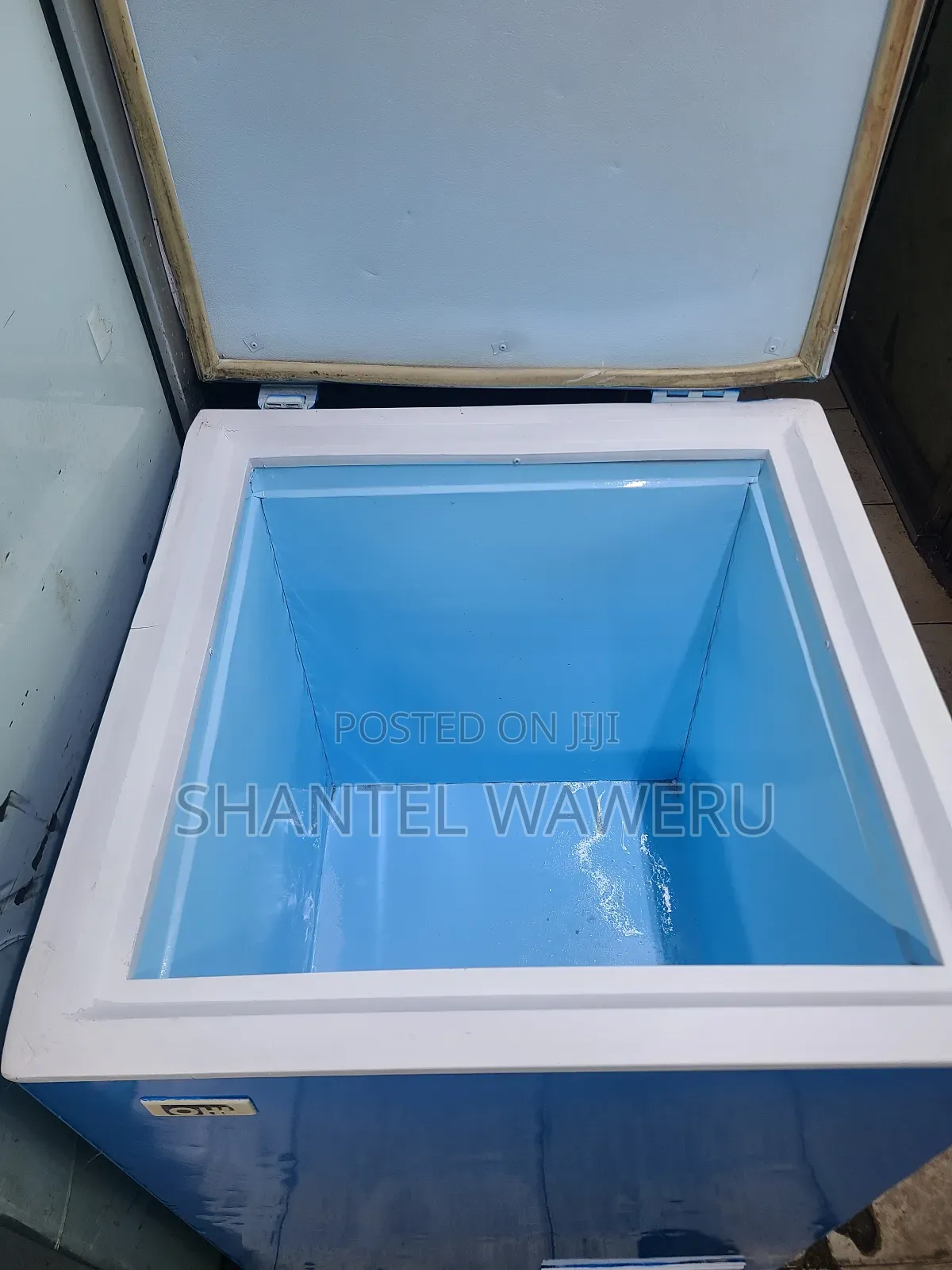 Small Chest Freezer ( Deep Freezer)
