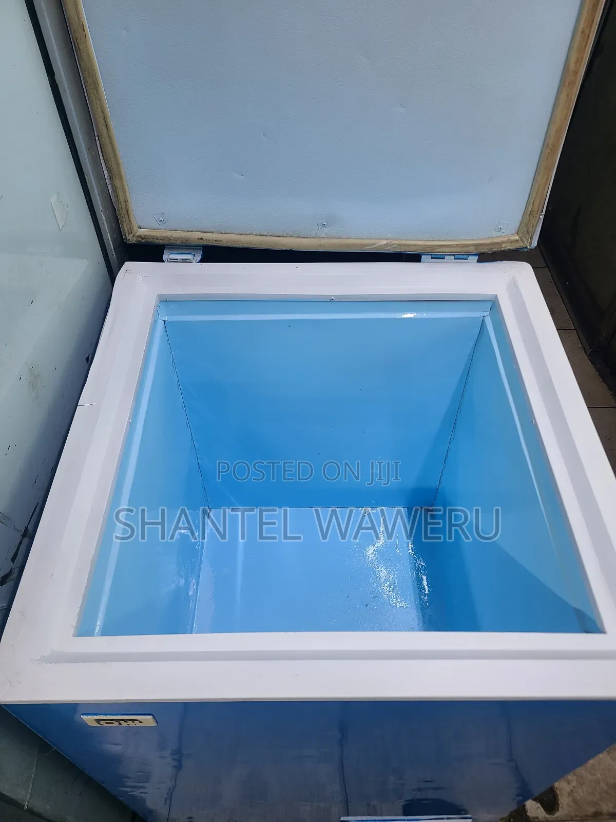 Small Chest Freezer ( Deep Freezer)