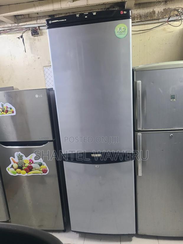 Large Bottom Freezer Fridge 400litres Esf - thumbnail 4