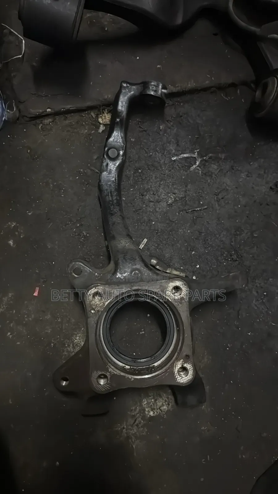 Toyota Revo Hilux Knuckle