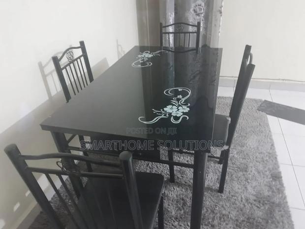 4 Sitter Dinning Table - main view