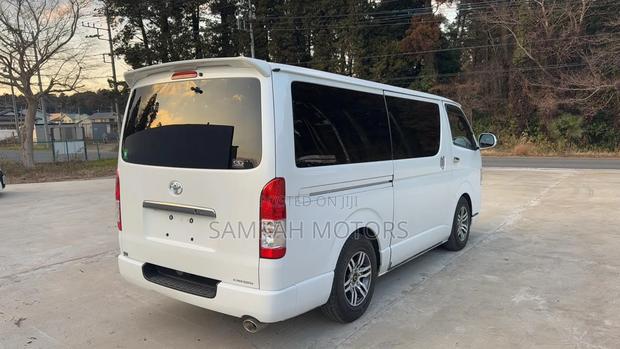 Toyota HiAce 2019 White - thumbnail 18