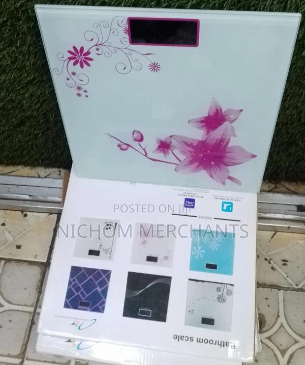 Digital Bathroom Scale/Glass Bathroom Scale - main view