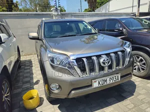 Toyota Land Cruiser Prado 2017 Gray