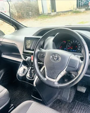Toyota Voxy 2018 White