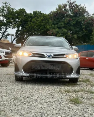 Toyota Axio 1.5 Hybrid 2WD 2019 Silver