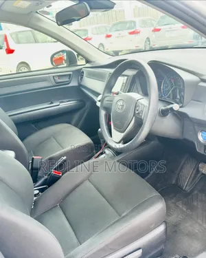 Toyota Axio 1.5 Hybrid 2WD 2019 Silver