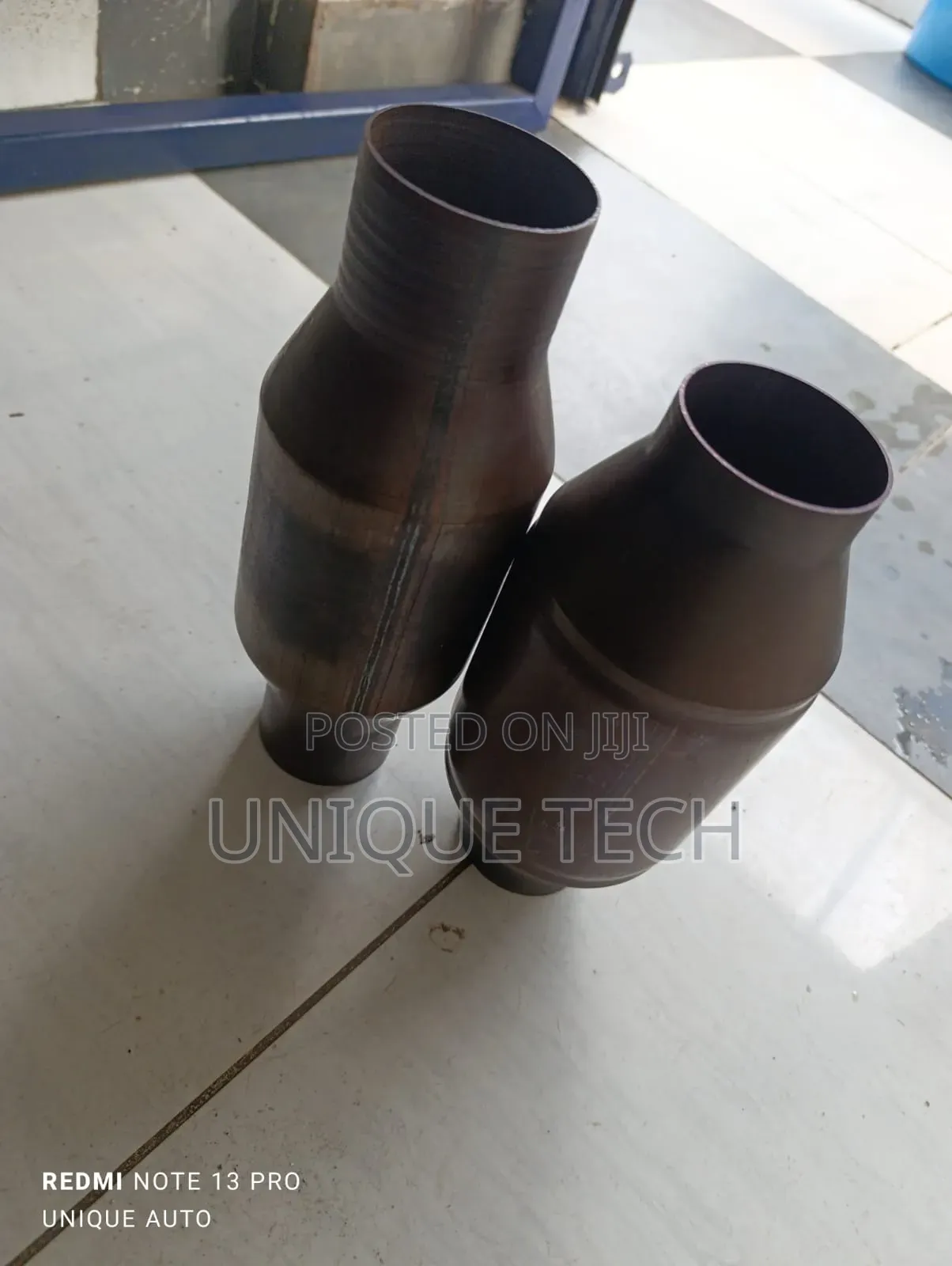 Universal Catalytic Converter (Fits Most Vehicles )
