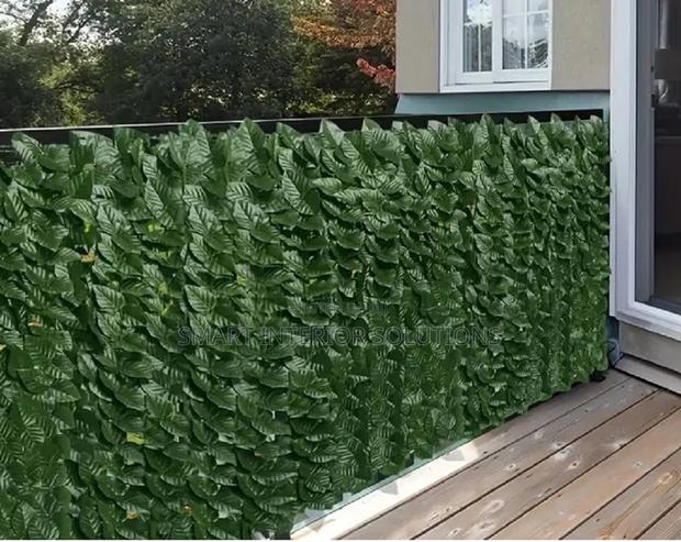 High-Quality Artificial Privacy Fence - main view