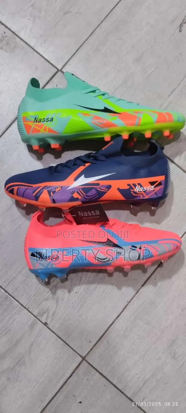 Quality Football Shoes/ Soccer Boots
