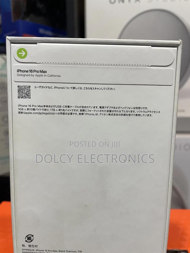 New Apple iPhone 16 Pro Max 1 TB Black - thumbnail 3