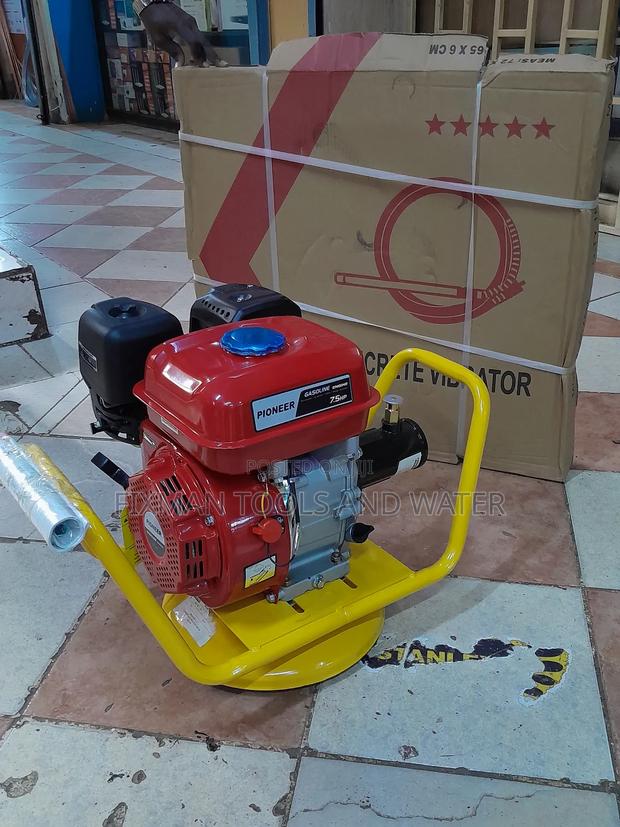 Powerful Pioneer 7.5hp Concrete Vibrator And Poker - thumbnail 2