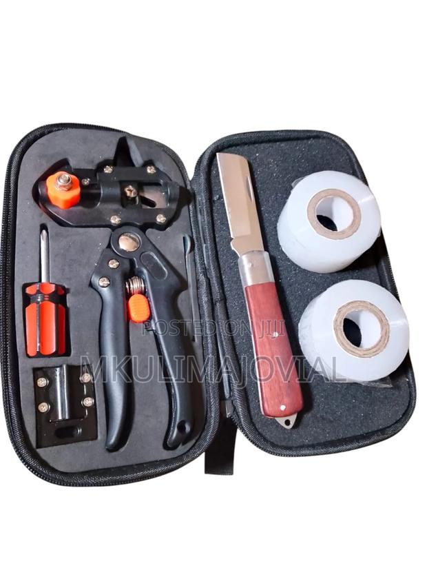 Complete Set Grafting Tool With Knife Included