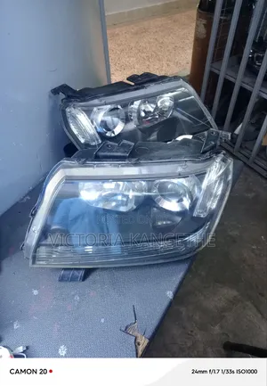 Suzuki Escudo Zenon Headlights