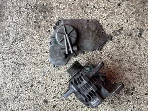 Alternator & Oil Cover Qr25 Caravan