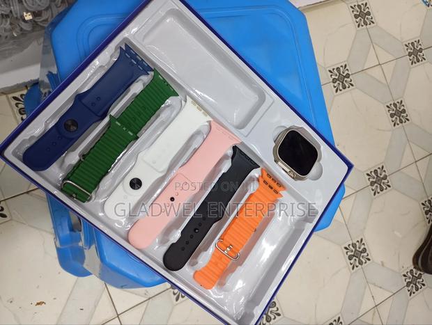 Best Quality With High Standards Smart Watch - main view