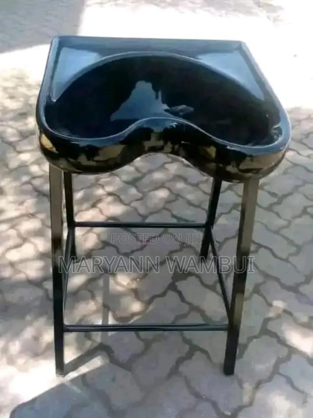 Salon Sink - main view