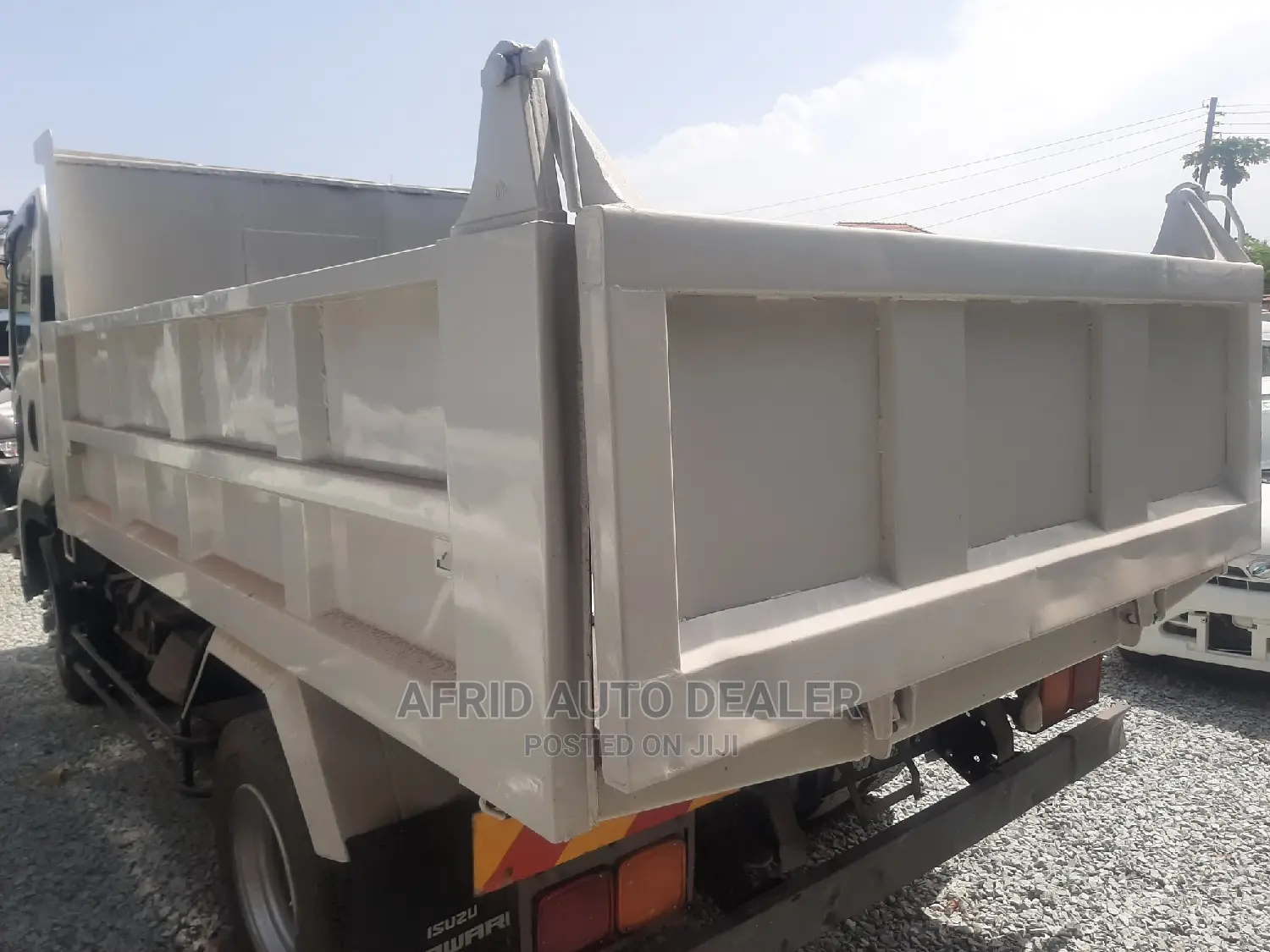 Isuzu ELF Truck 2014
