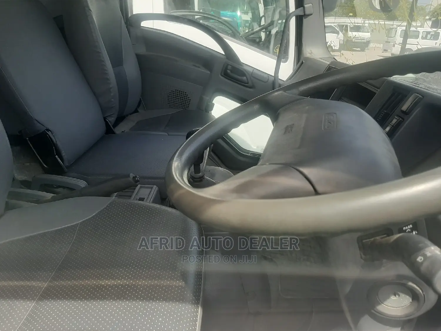 Isuzu ELF Truck 2014