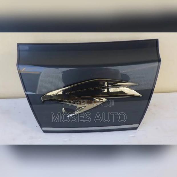 Toyota Harrier 2014-2017 Grill Logo