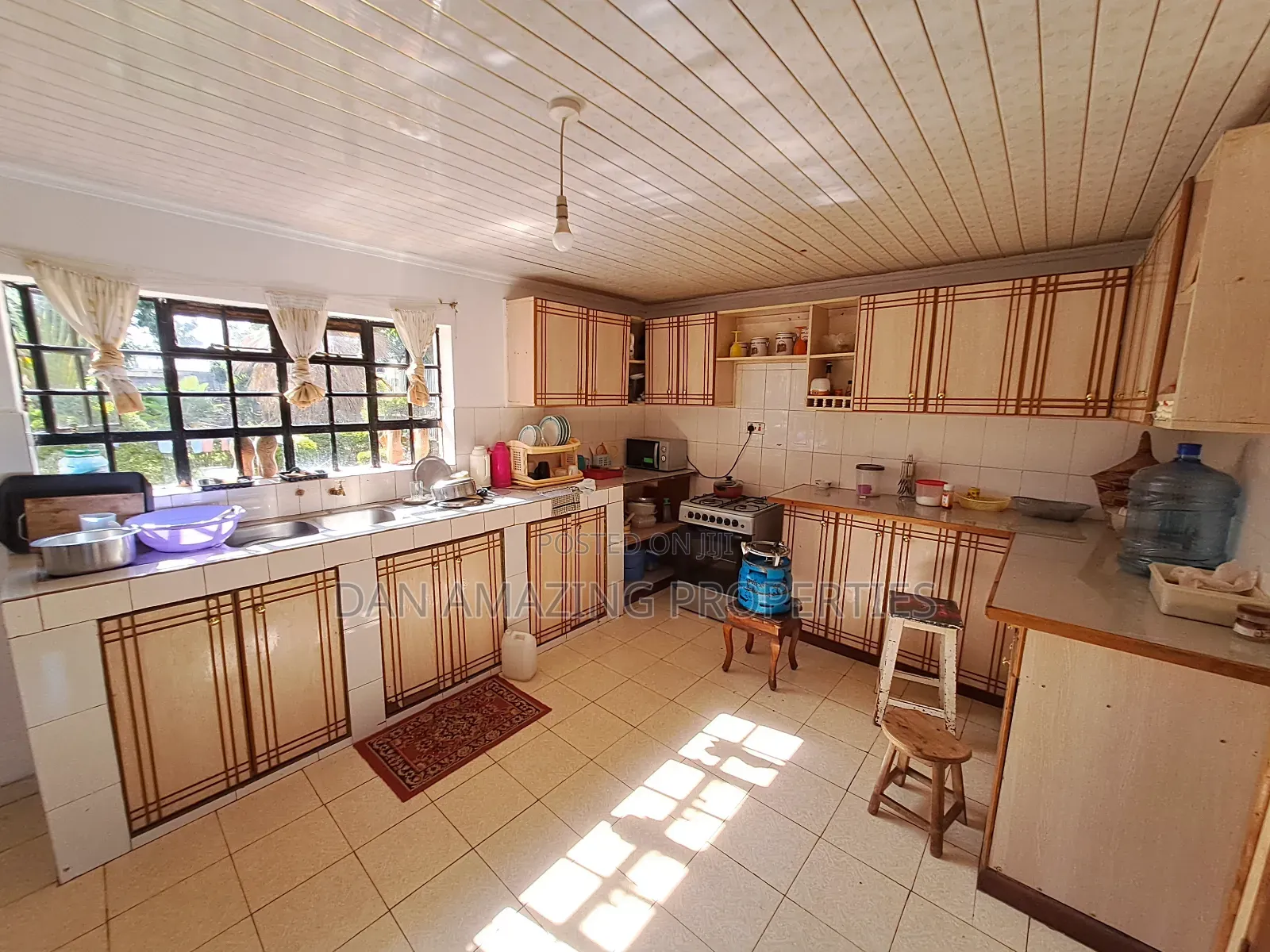 4bdrm Maisonette in Thome On 1/2 Acre for rent