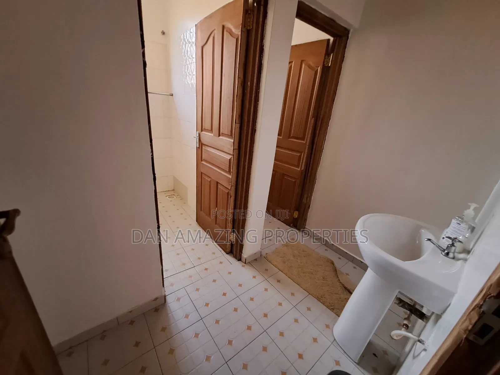 4bdrm Maisonette in Thome On 1/2 Acre for rent