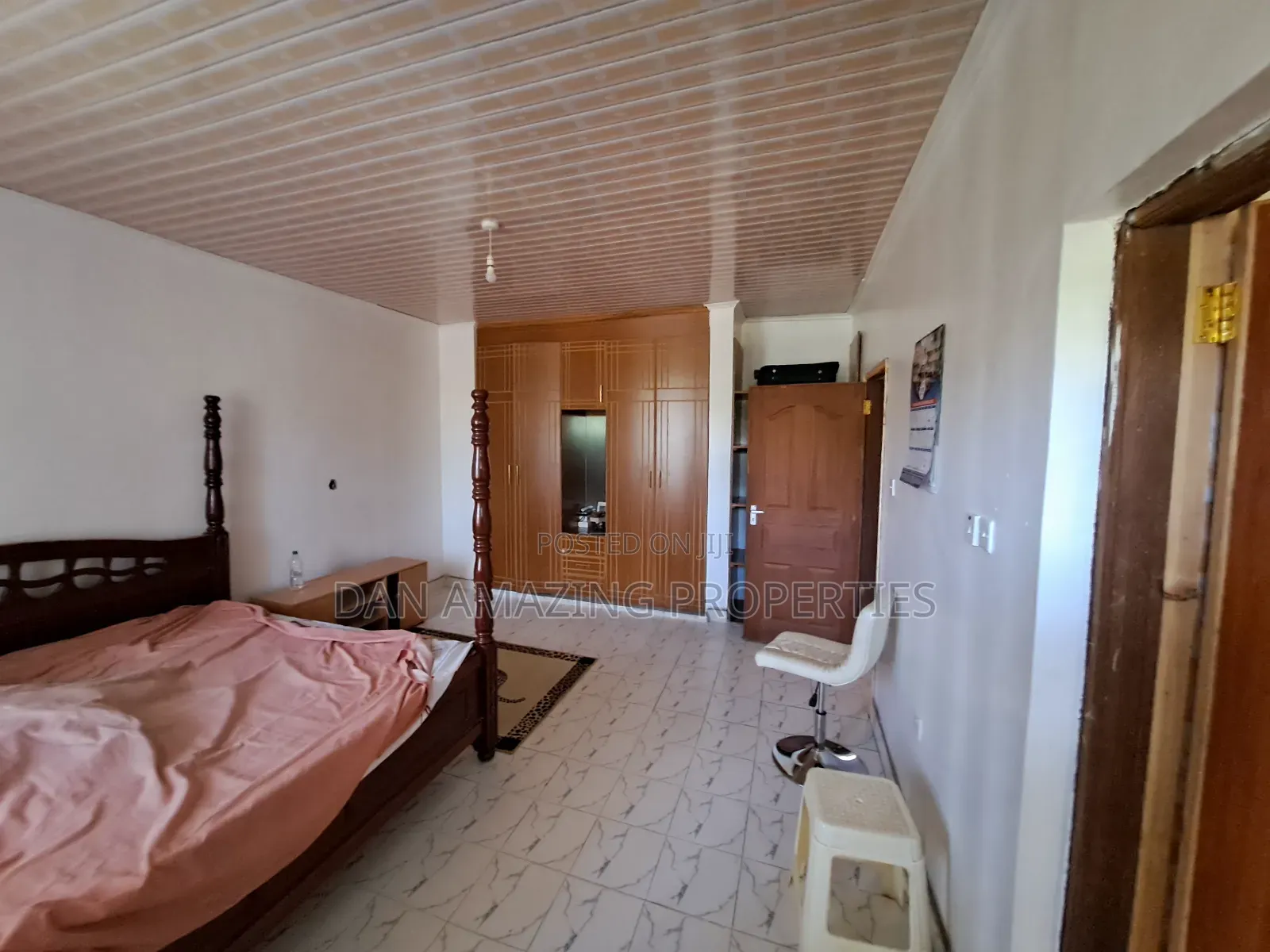 4bdrm Maisonette in Thome On 1/2 Acre for rent