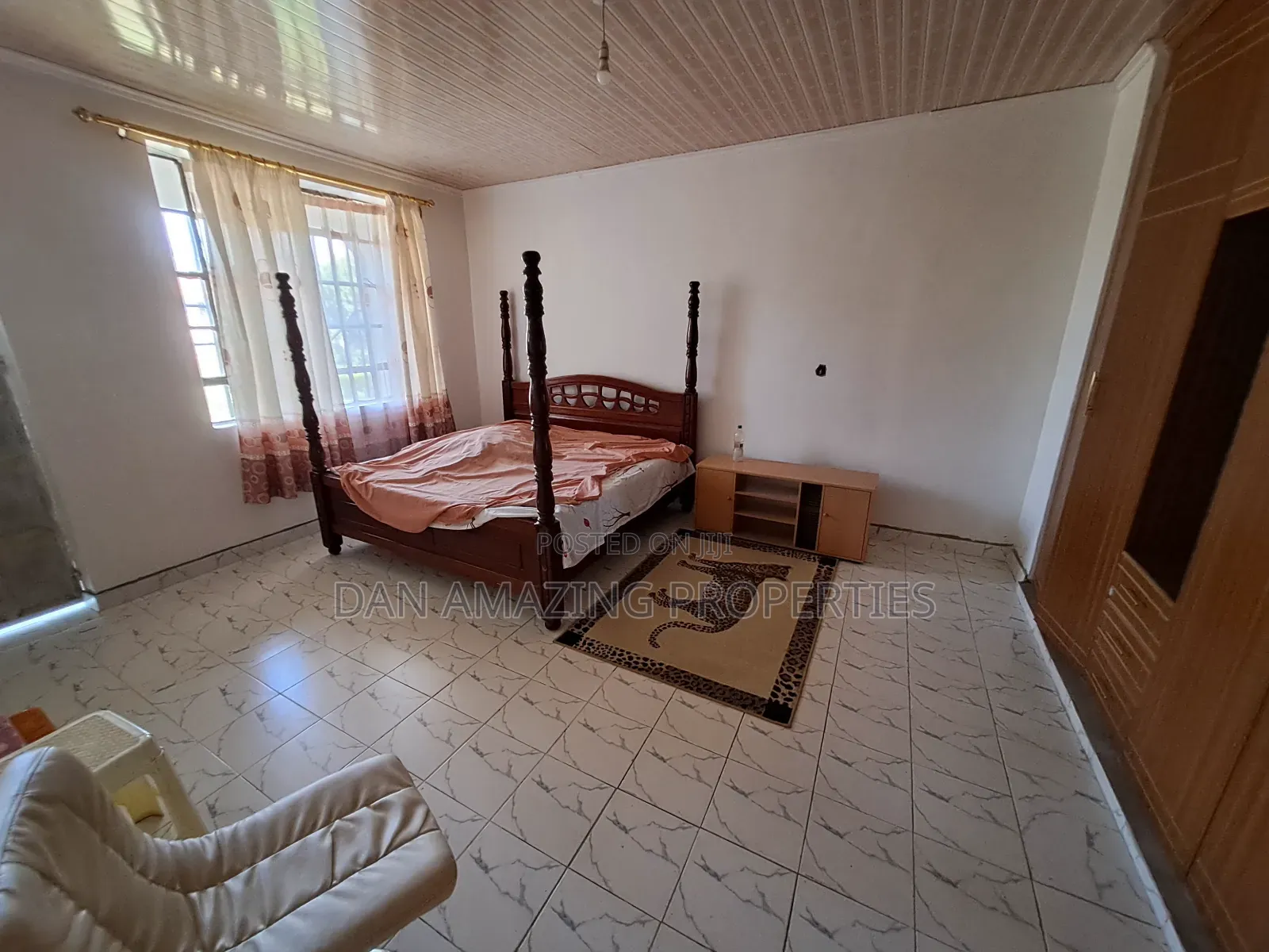 4bdrm Maisonette in Thome On 1/2 Acre for rent