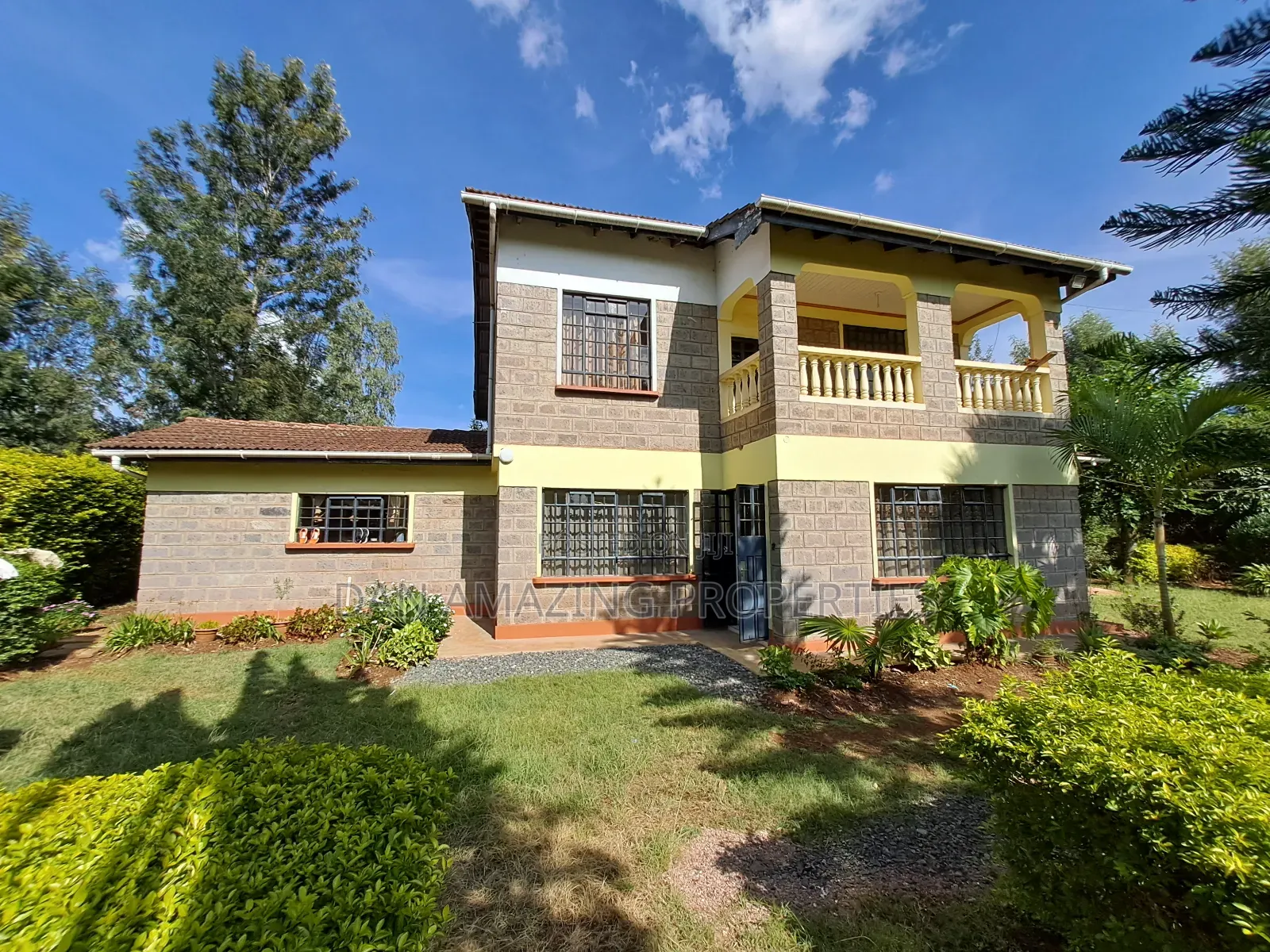 4bdrm Maisonette in Thome On 1/2 Acre for rent