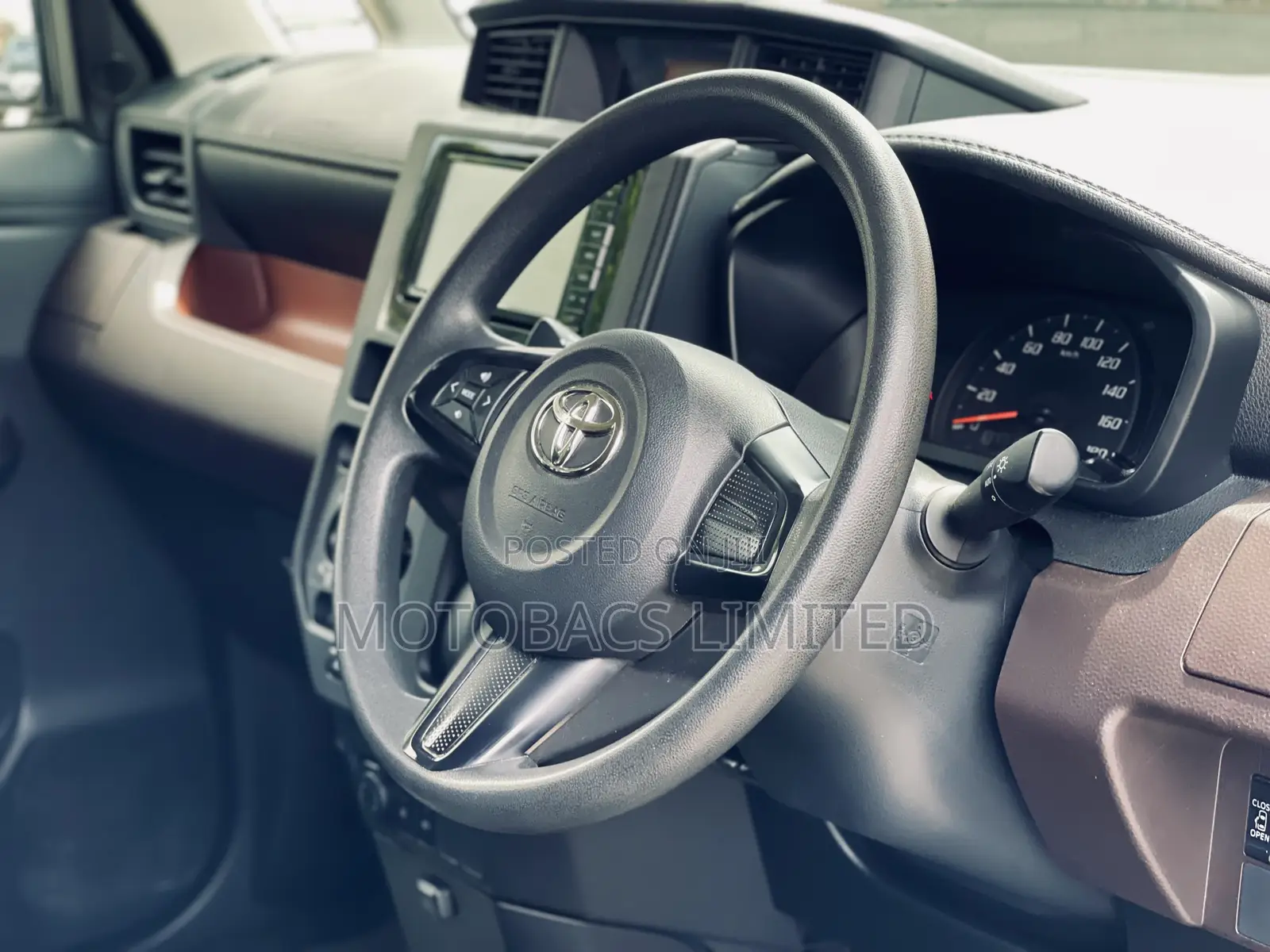 Toyota Roomy 1.0 FWD 2018 Silver