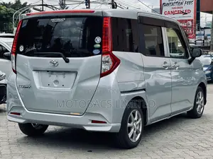Toyota Roomy 1.0 FWD 2018 Silver