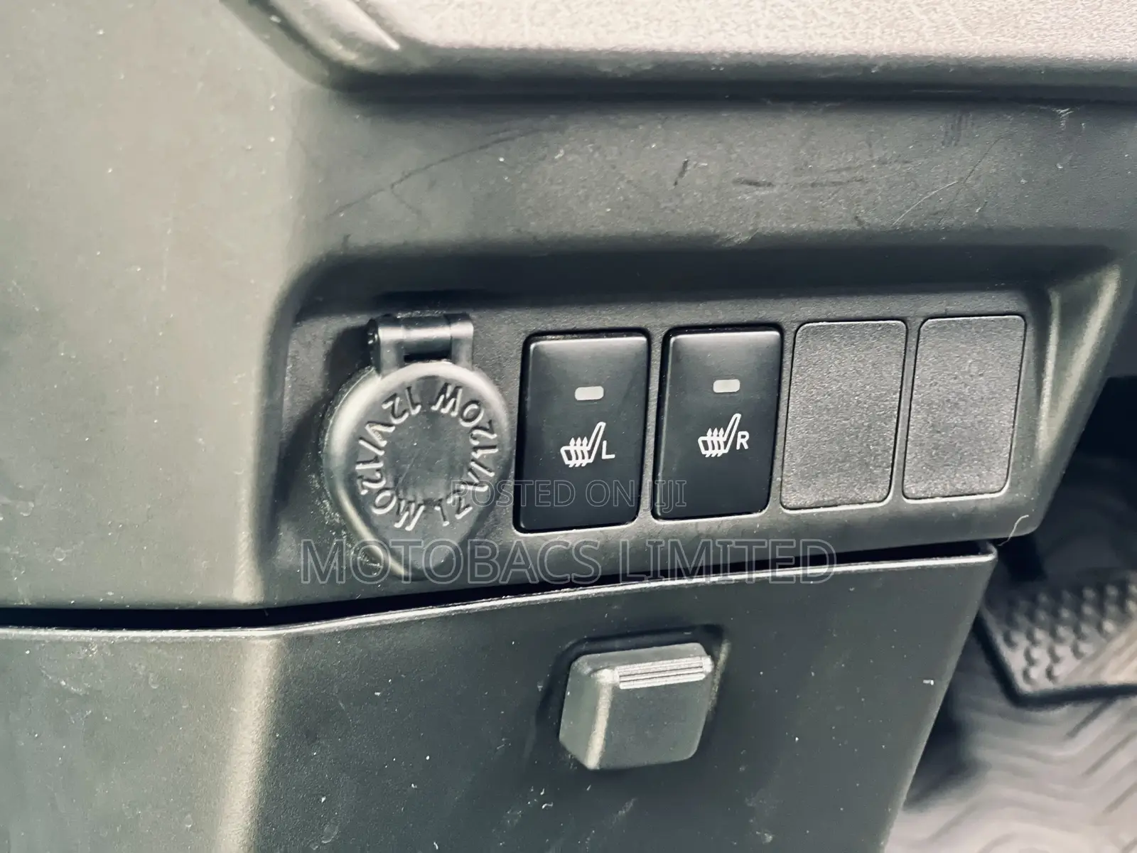 Toyota Roomy 1.0 FWD 2018 Silver
