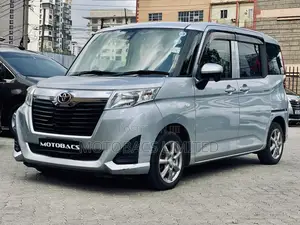 Toyota Roomy 1.0 FWD 2018 Silver
