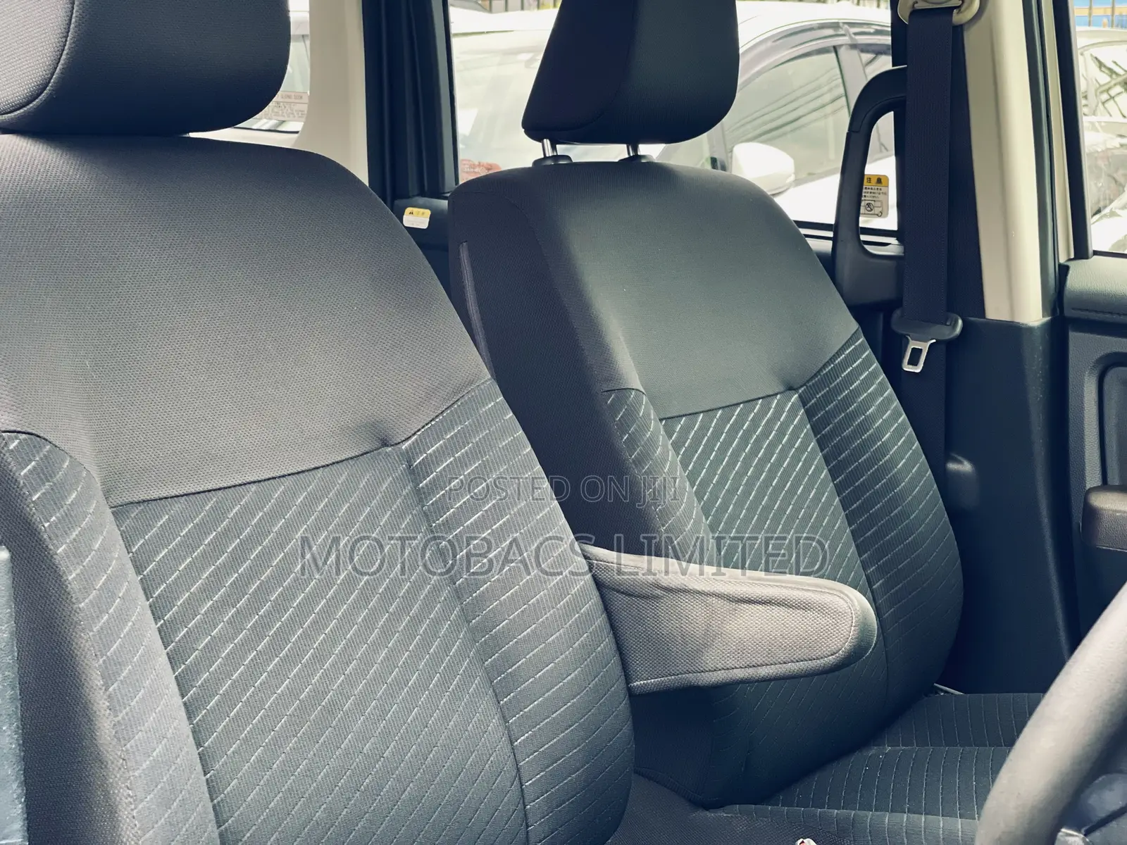 Toyota Roomy 1.0 FWD 2018 Silver