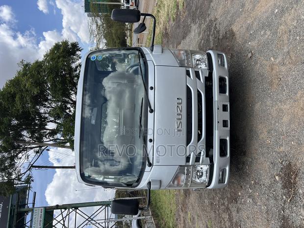 2019 Isuzu NMR 88