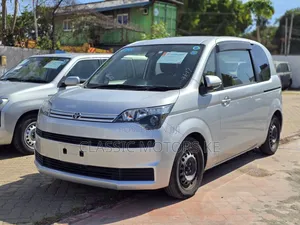 Toyota Spade 1.5 2018 Silver